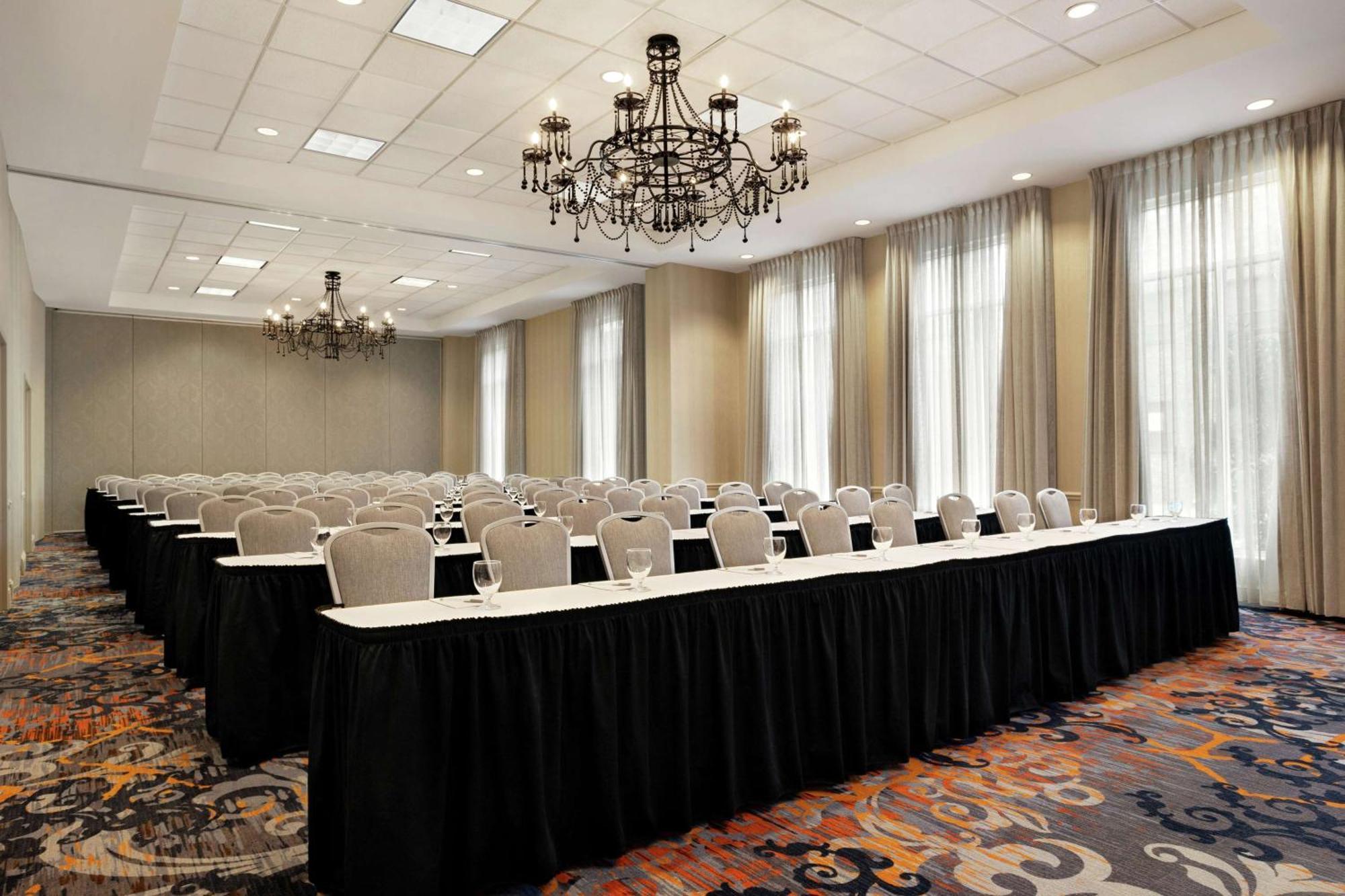 Hilton Garden Convention Center Hotel