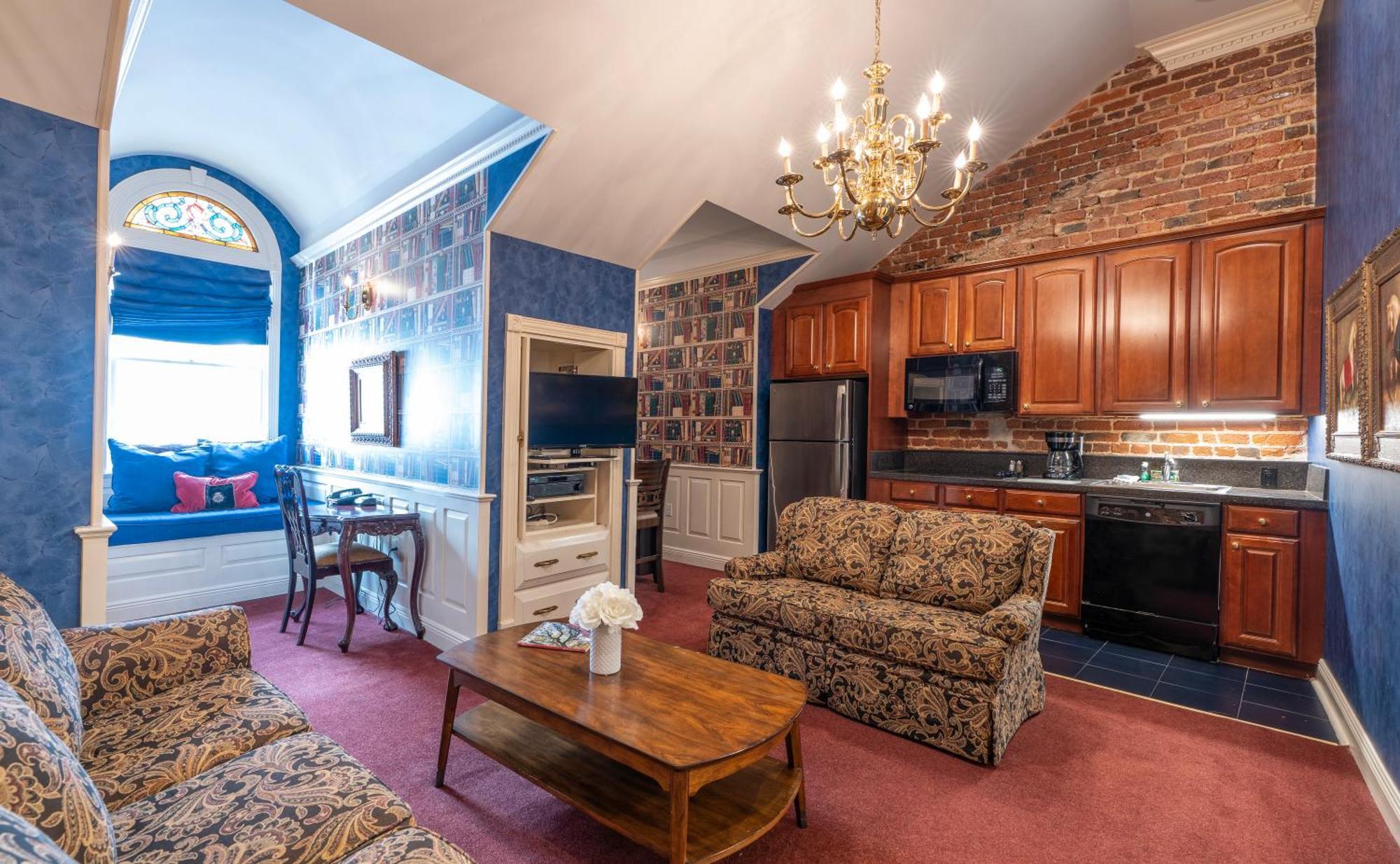 Quarter House Hotel
