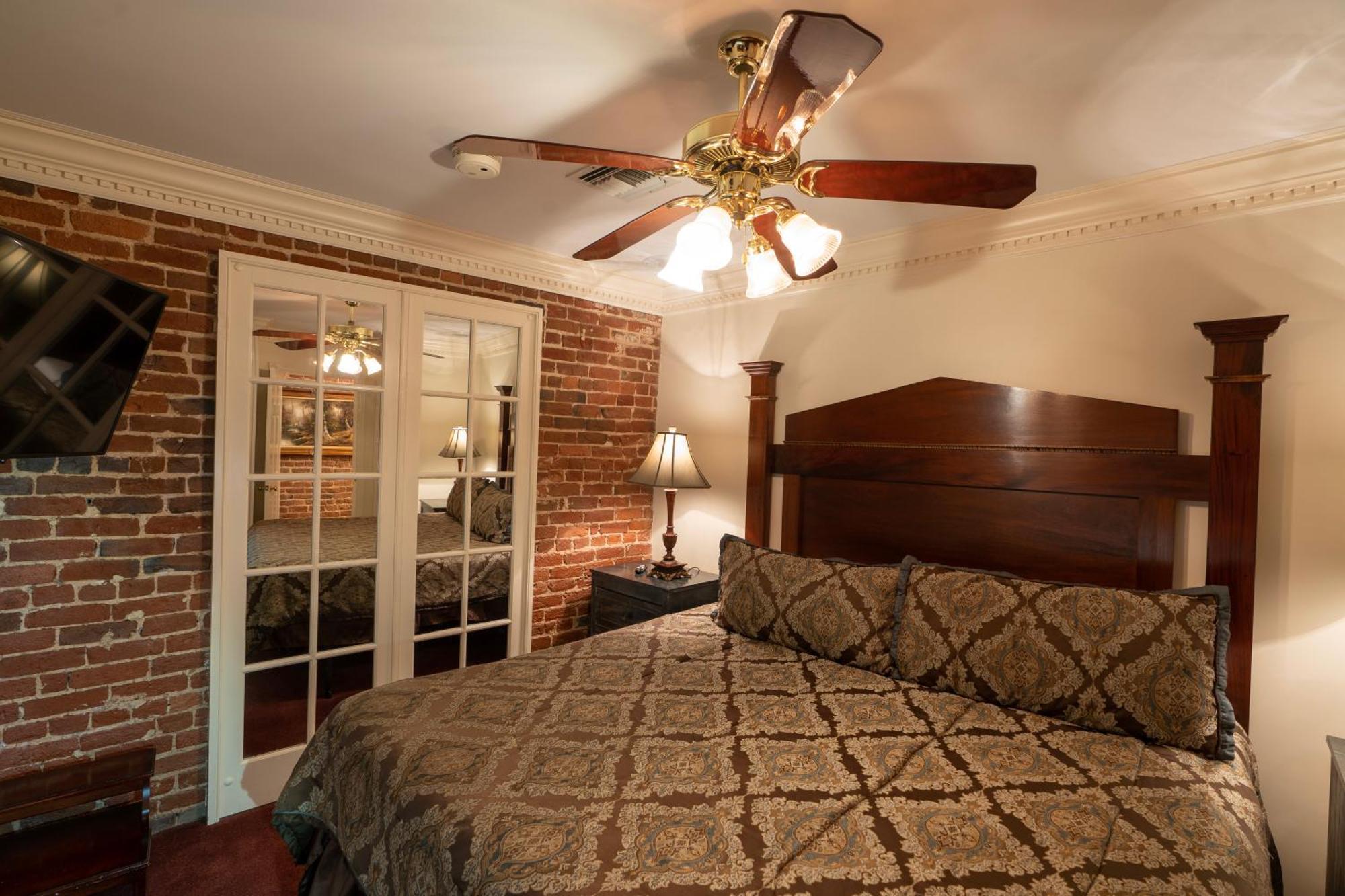 Quarter House Hotel New Orleans
