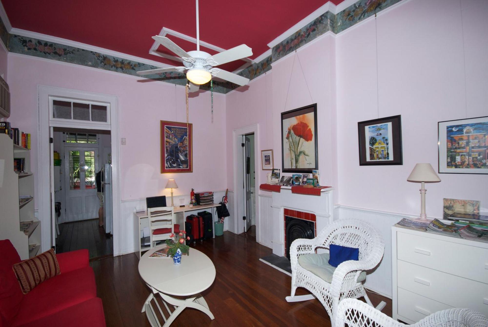 Bed & Breakfast The Burgundy 3*