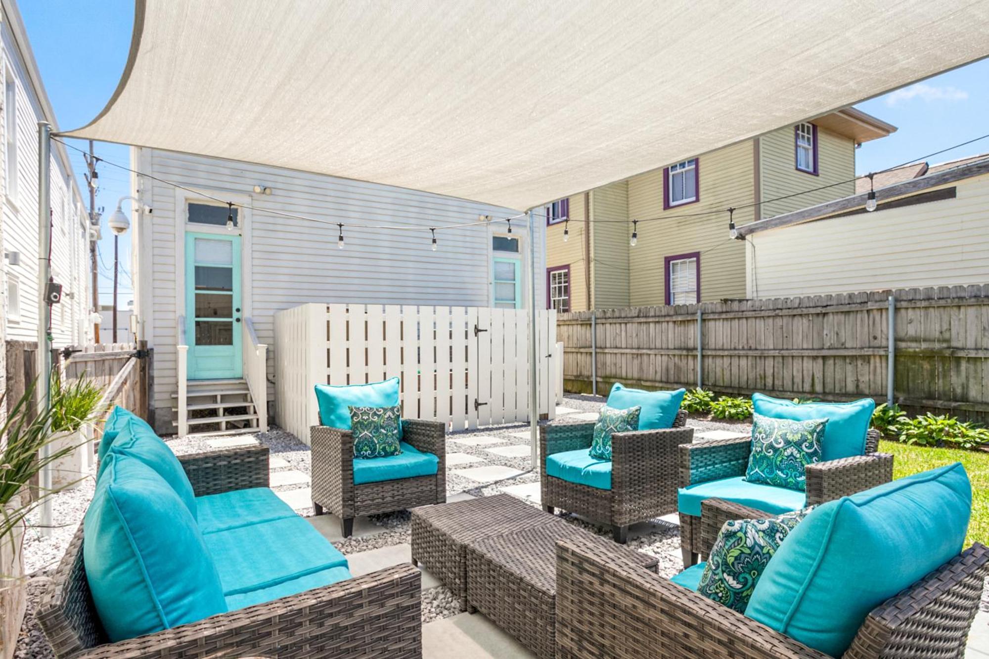 Private 2br In Uptown By Hosteeva Apartment *