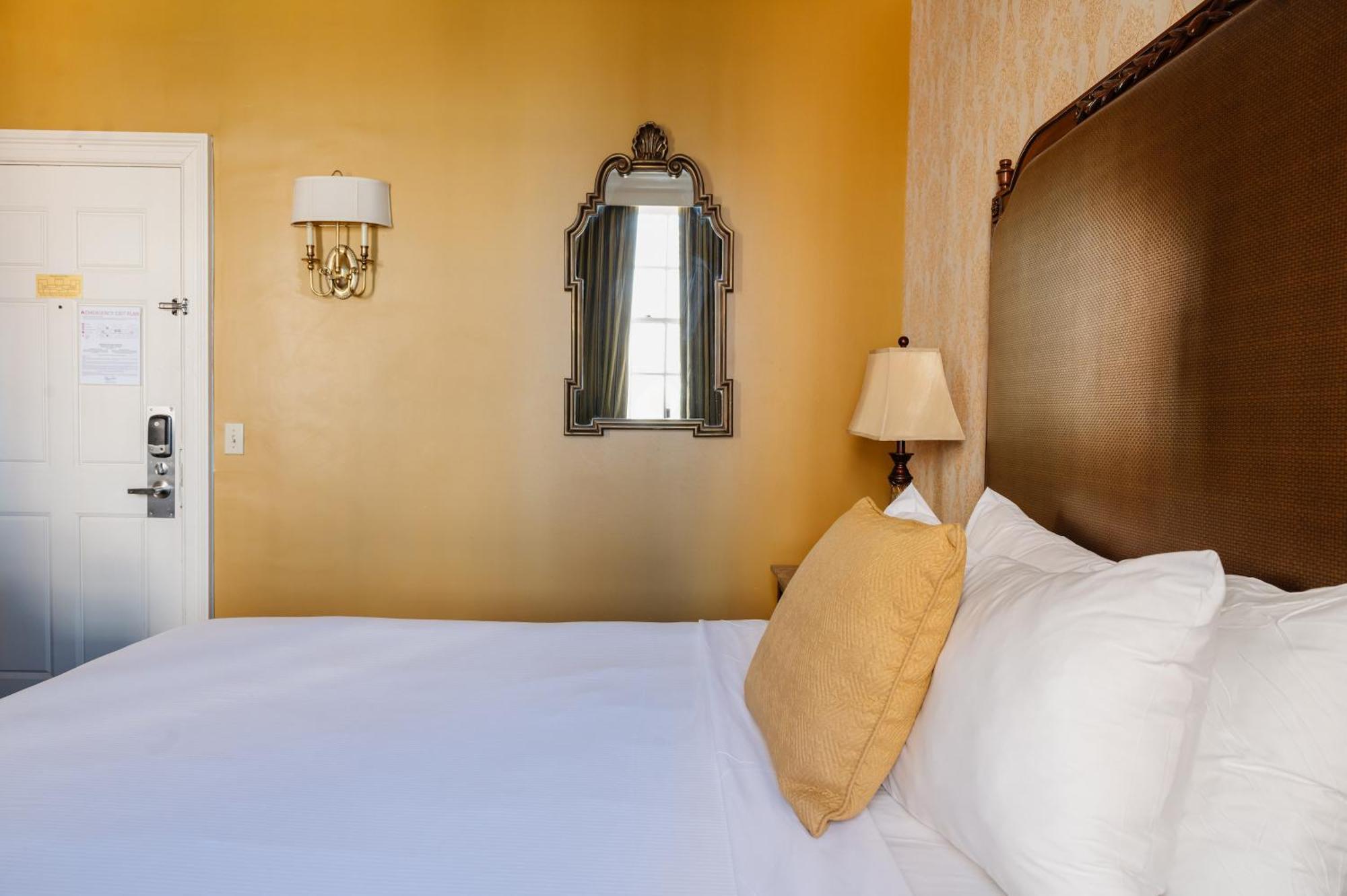 Hotel The Lafayette By Kasa New Orleans