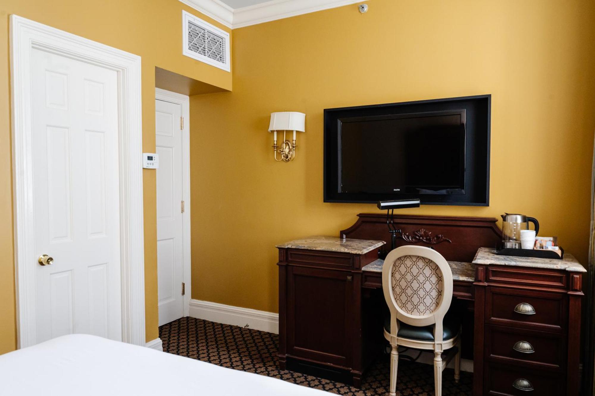 The Lafayette By Kasa New Orleans