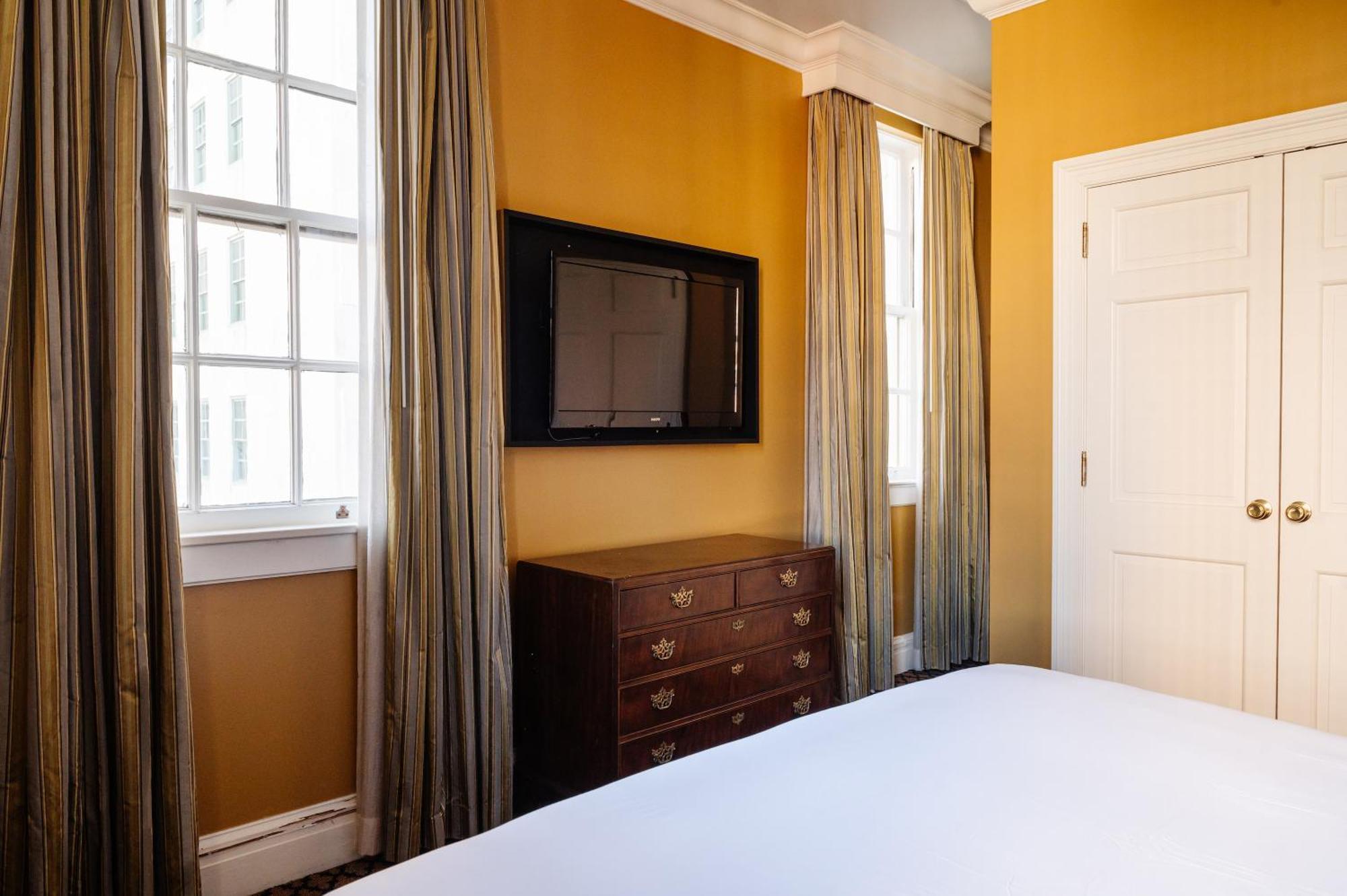 The Lafayette By Kasa Hotel New Orleans