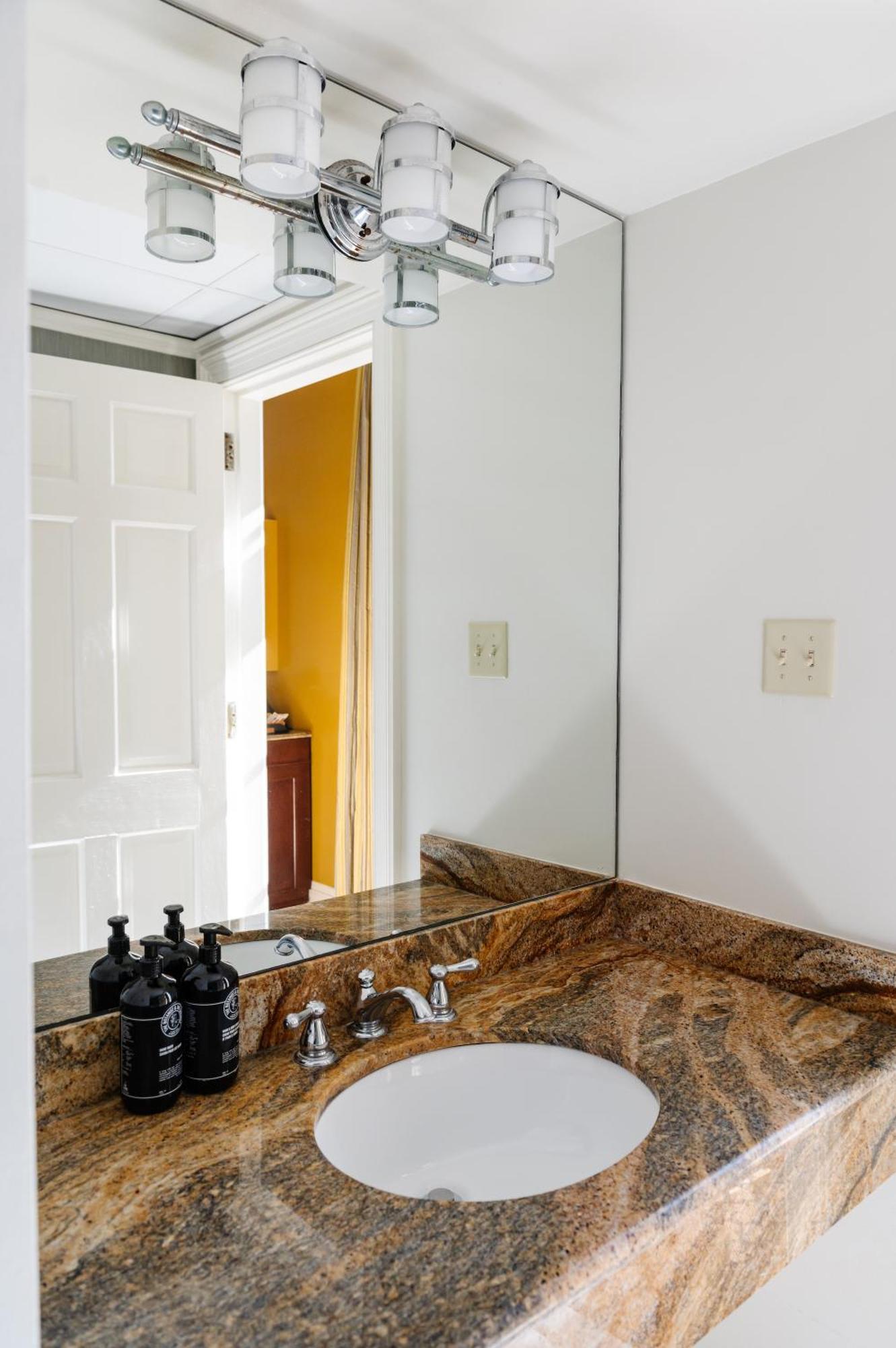 The Lafayette By Kasa 3* New Orleans