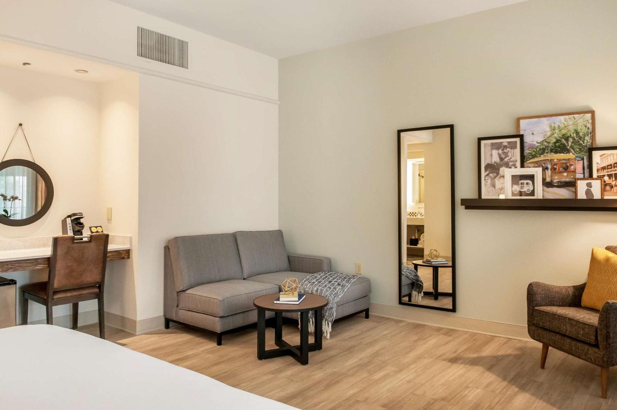 St Charles Coach House, Ascend Collection Hotel New Orleans