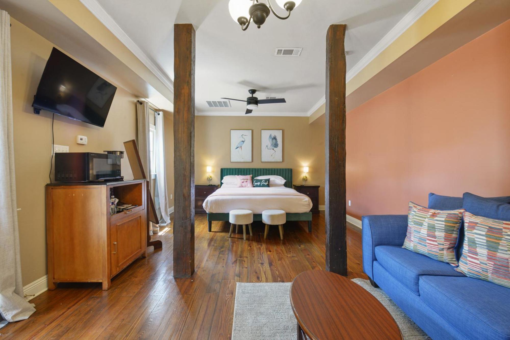 Louis Park Hotel