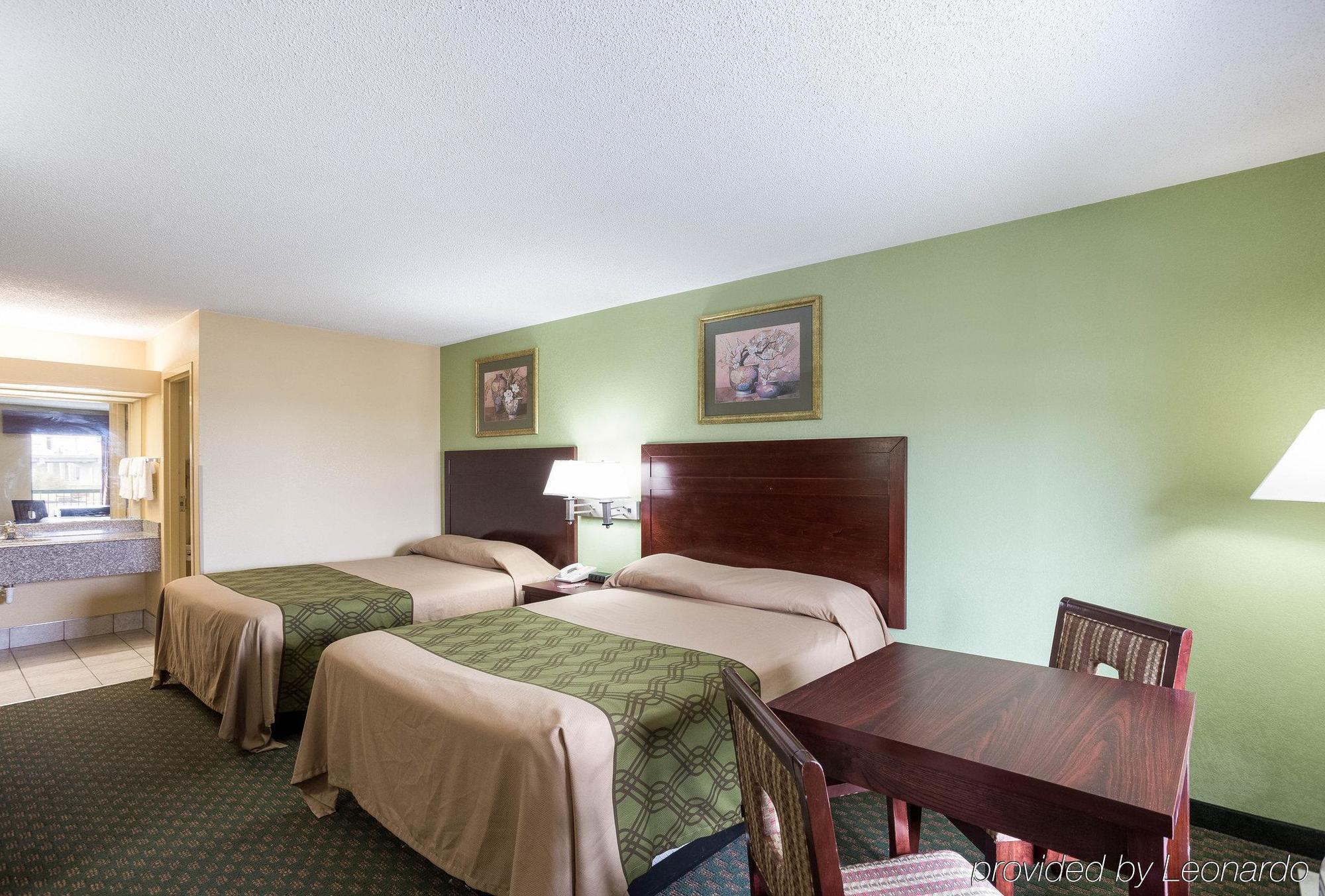 Rodeway & Hotel 2*