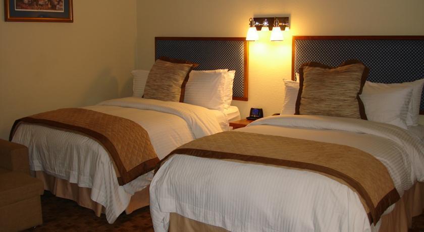 Wyndham Garden Baronne Plaza 3*