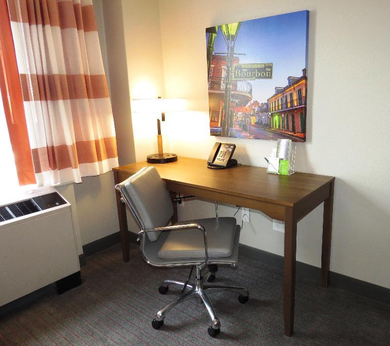 La Quinta By Wyndham Downtown Hotel