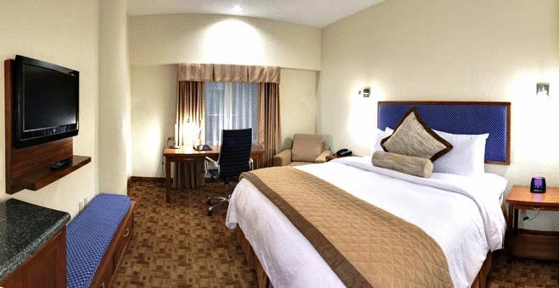 Wyndham Garden Baronne Plaza Hotel 3*