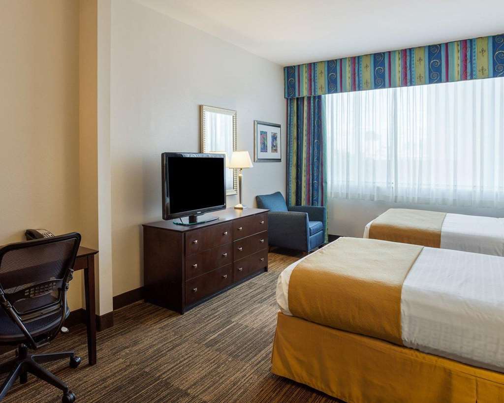 St Charles Coach House, Ascend Collection Hotel New Orleans