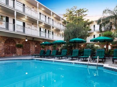 Western French Quarter Courtyard Hotel