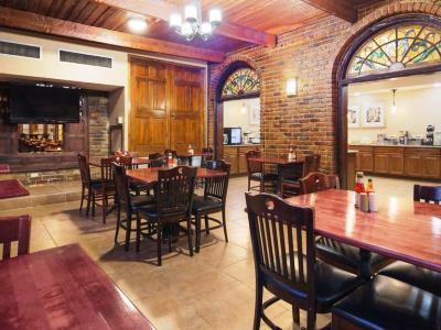 Western French Quarter Courtyard Hotel 4*