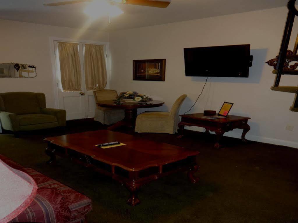 Jean Lafitte House Hotel
