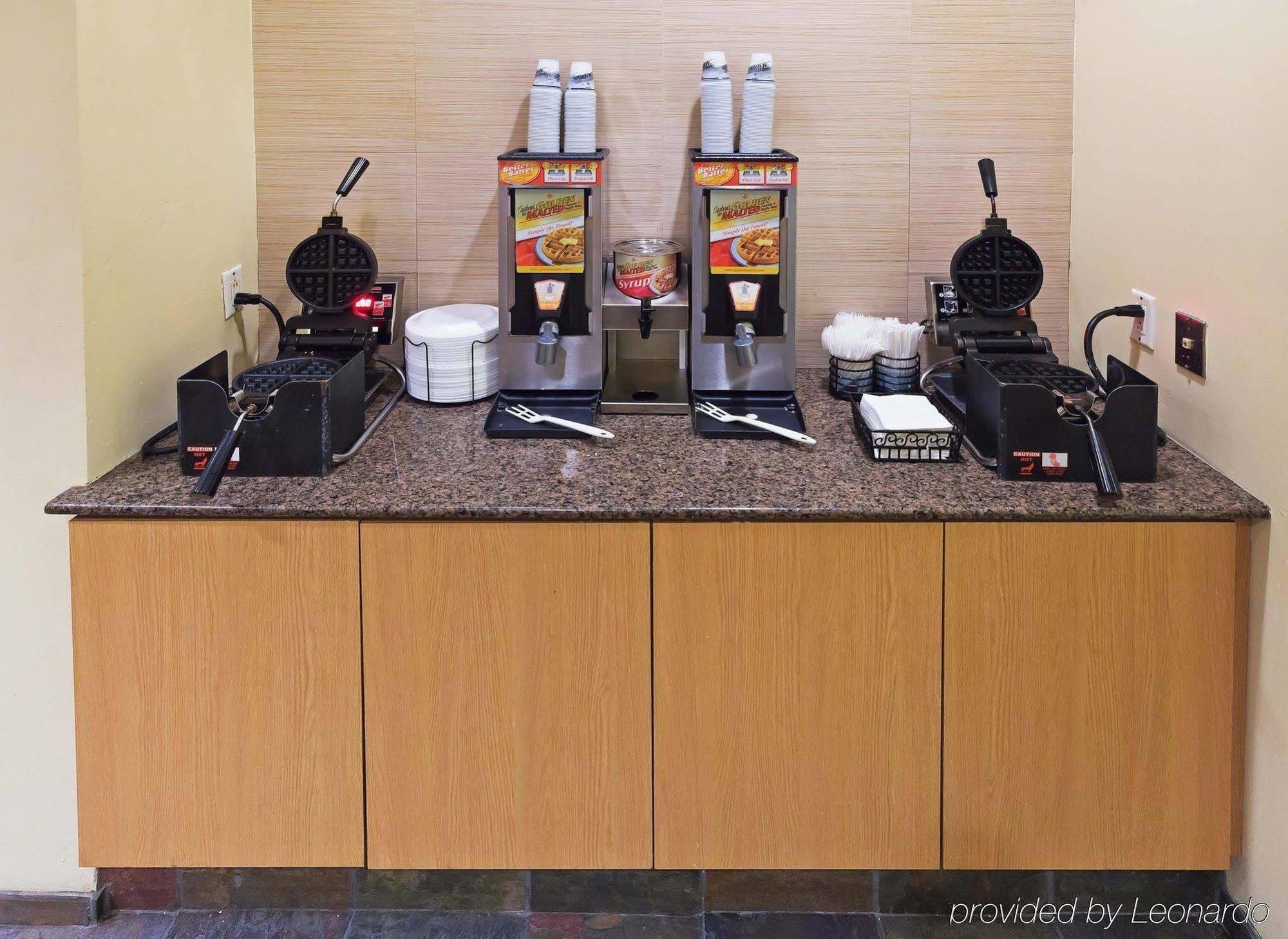 Hotel La Quinta By Wyndham Downtown 3*