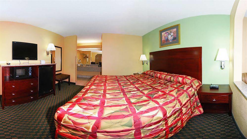 Rodeway & Hotel 2*