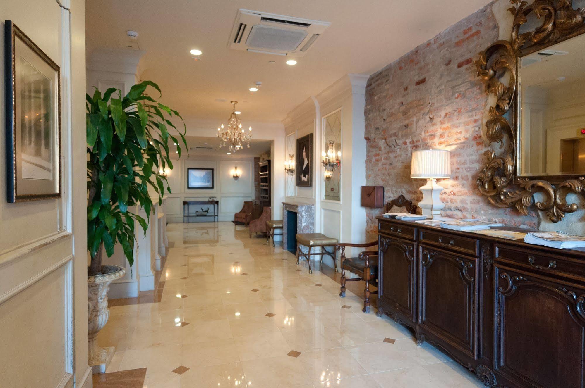 Hotel French Market 3*