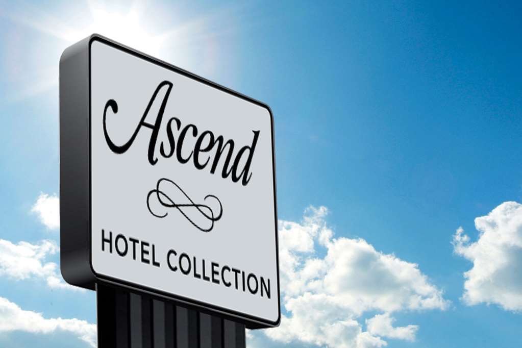 St Charles Coach House, Ascend Collection