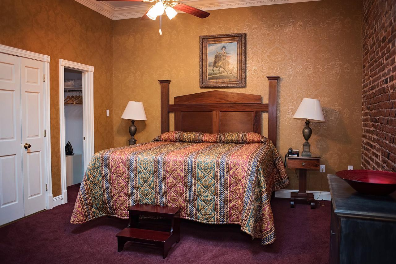 Hotel Quarter House 3*