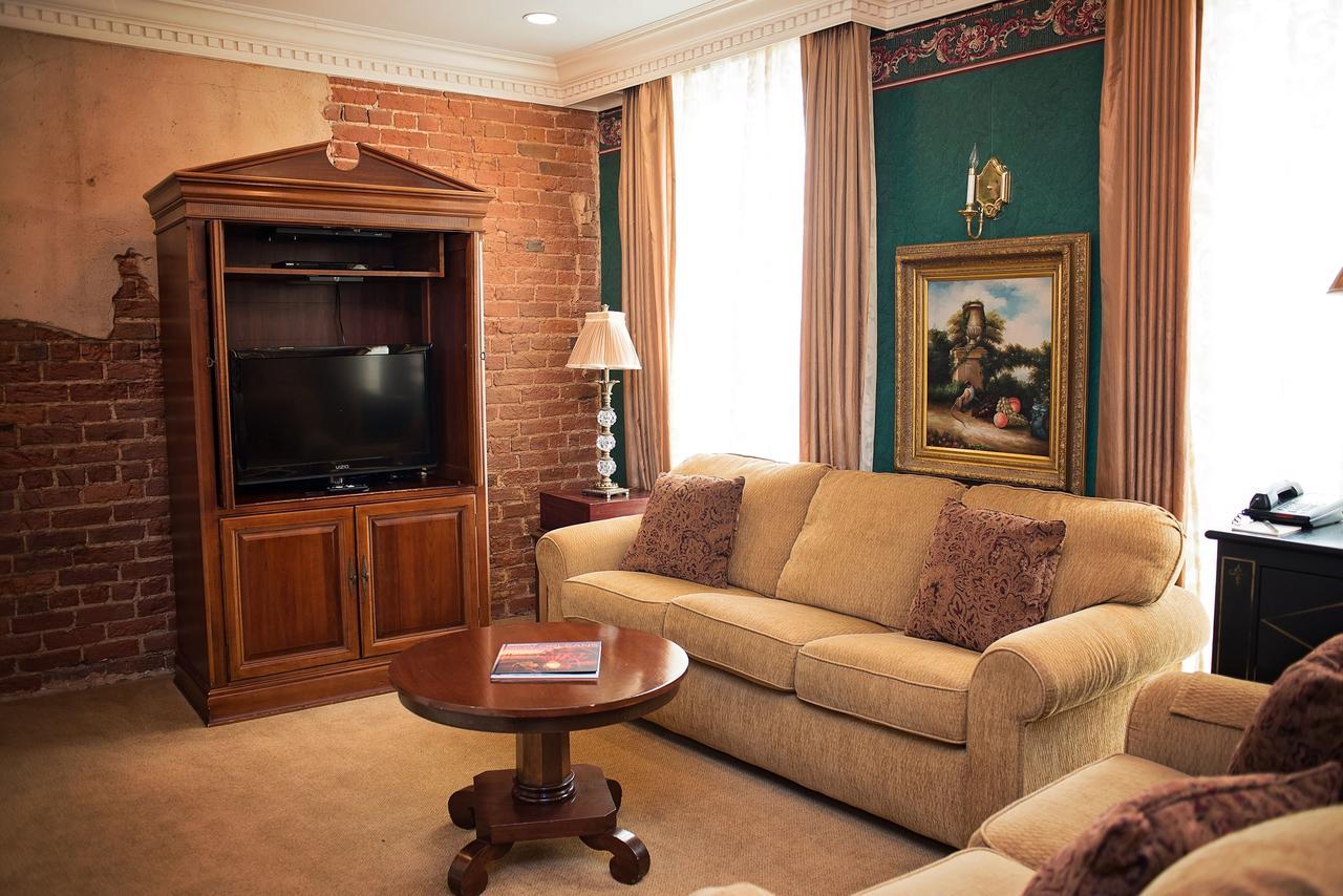 Quarter House Hotel