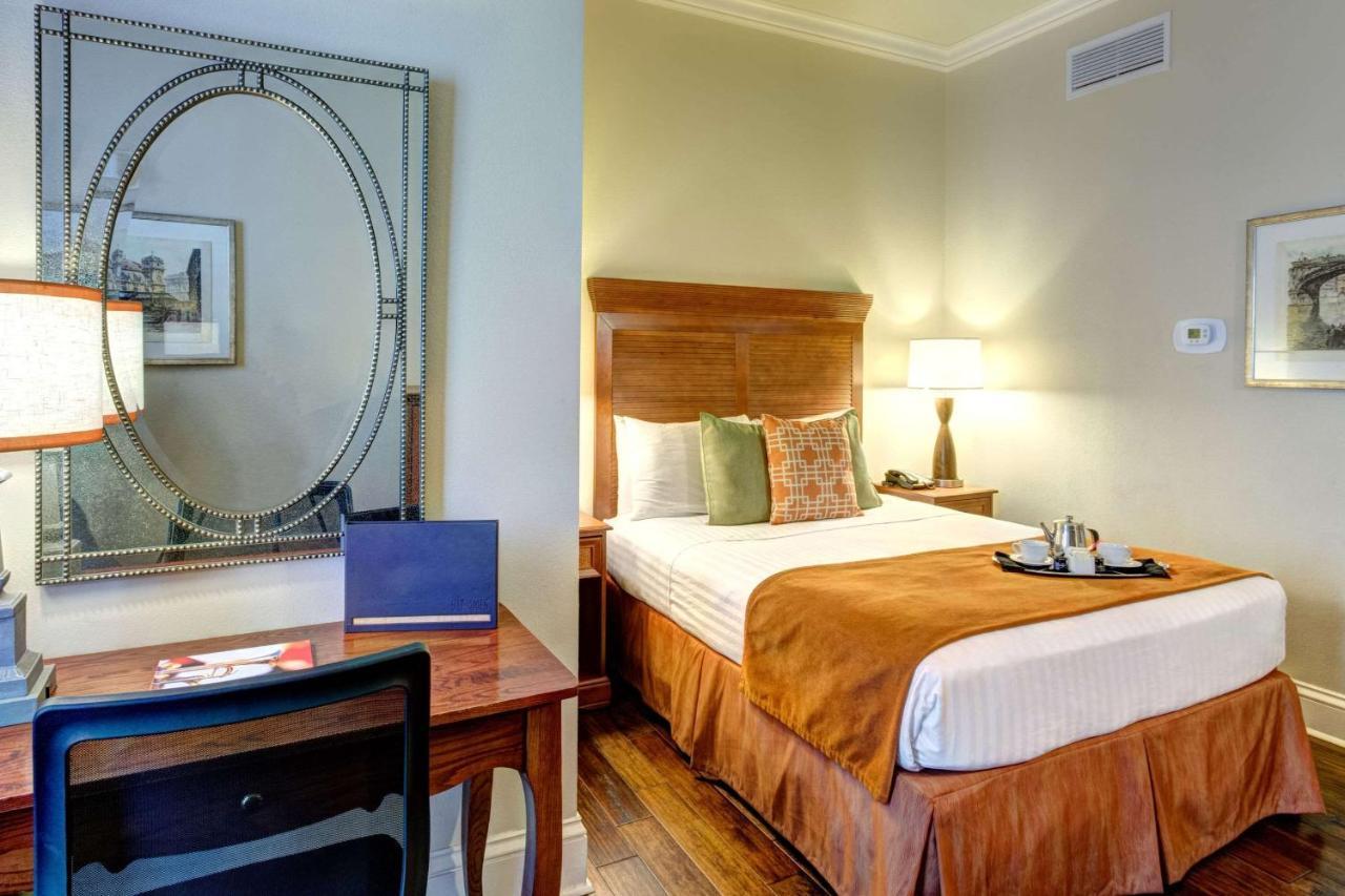 Voco St By Ihg Hotel 4*