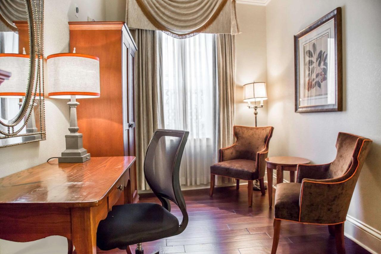 Voco St By Ihg Hotel