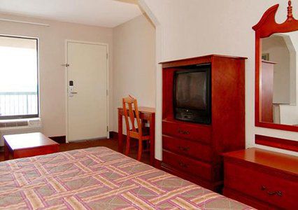 Rodeway & Hotel 2*