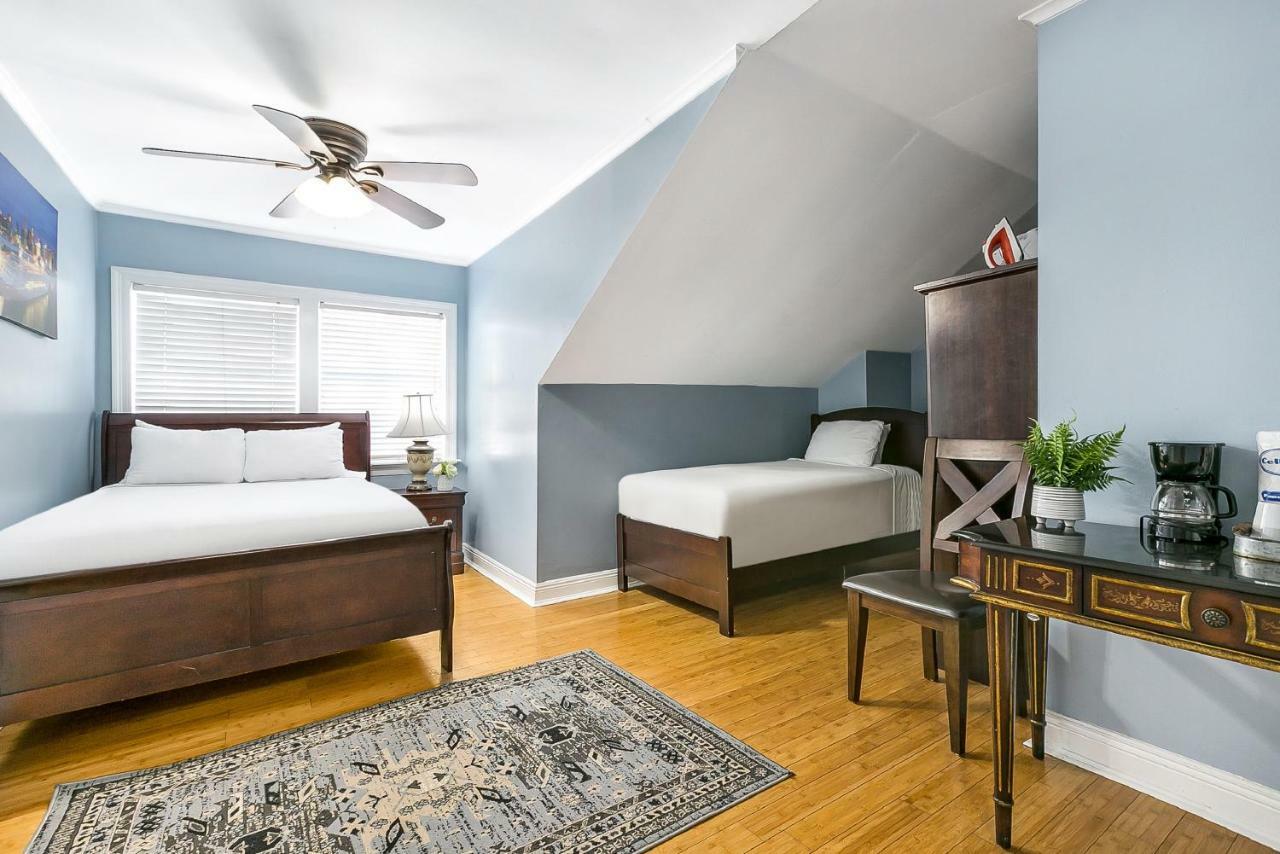 Comfortable Rooms Near All Nola Hot Spots *