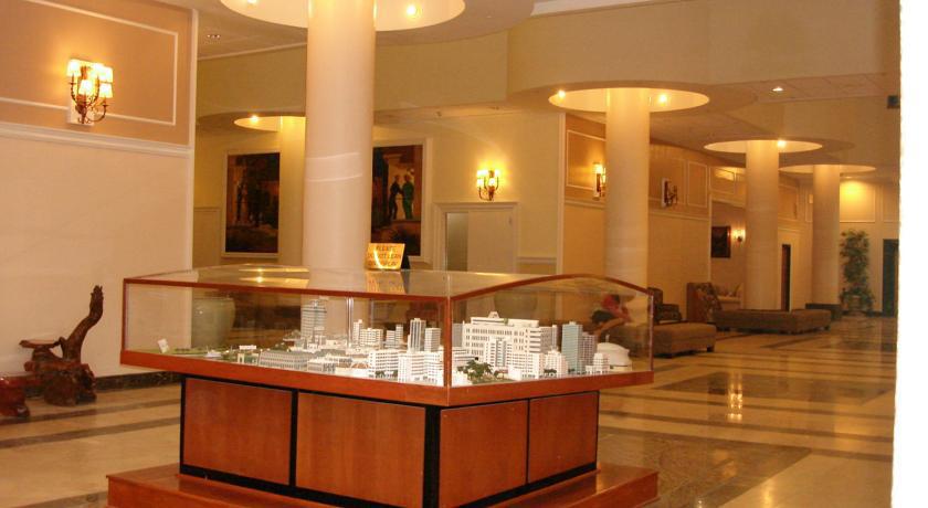 Wyndham Garden Baronne Plaza Hotel New Orleans
